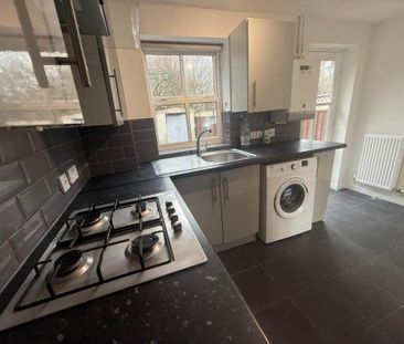 3 bedroom terraced house to rent - Photo 6