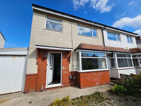To Let 3 Bed Semi-Detached House - Photo 4