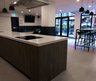 North Melbourne - Photo 2