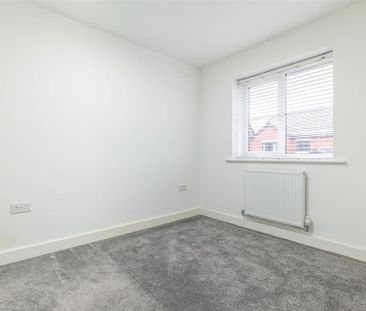 2 bedroom semi-detached house to rent - Photo 6