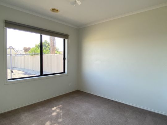 14 Fig Avenue, SHEPPARTON VIC 3630 - Photo 1
