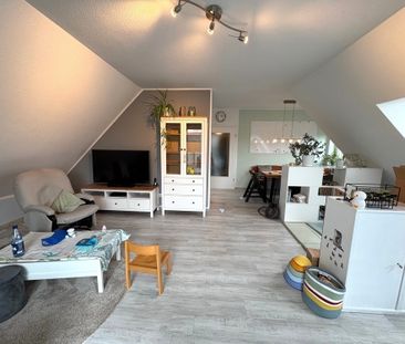 Moderne 3-Zimmer Dachgeschoss Wohnung mit Dachterrasse in Oldenburg - Photo 1
