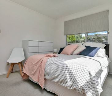 Property Management10 Regency Place, Sunnynook - House for Rent - Photo 5