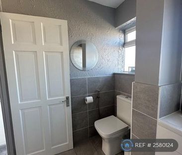 3 bedroom semi-detached house to rent - Photo 6