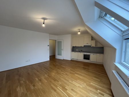 2 Zimmer Dachgeschoßwohnung in bester Lage - 1050 Wien! - Photo 2