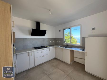 Location Maison 4 pièces 79m² PETITE ILE 97429 - Photo 3