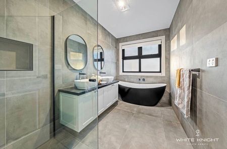 Avondale Heights - Photo 2