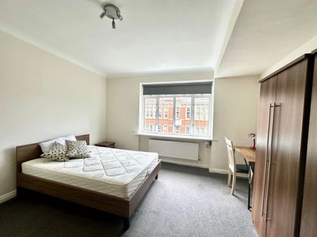 2 Bedroom Apartment - Photo 4