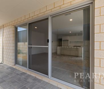 In Near-New Condition!! - Photo 1