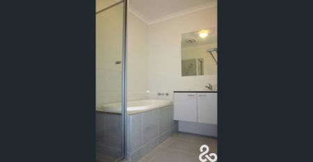 LIGHT, BRIGHT & PRICED, JUST RIGHT! - Photo 5