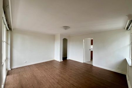 Light and location in the heart of Prahran - Photo 4