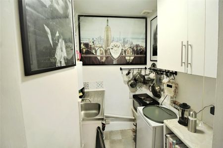 Studio to rent - Photo 3