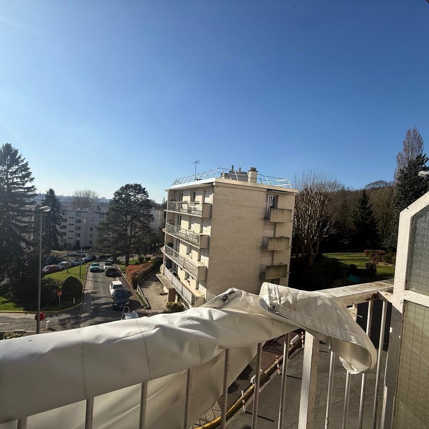 Location Appartement 1 pièce 12m² GAGNY 93220 - Photo 1