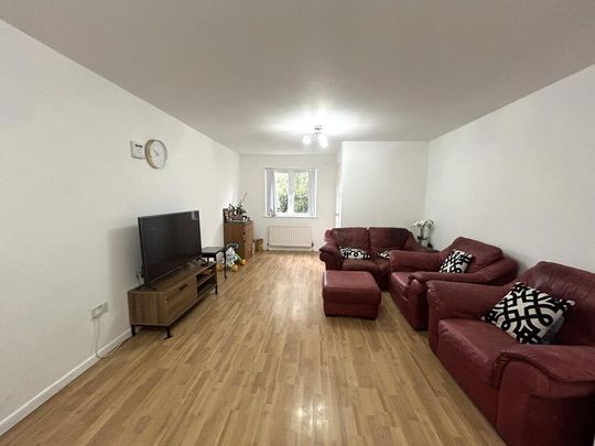 Apt 1, 35 Parkgate Avenue, BT4, Belfast - Photo 1