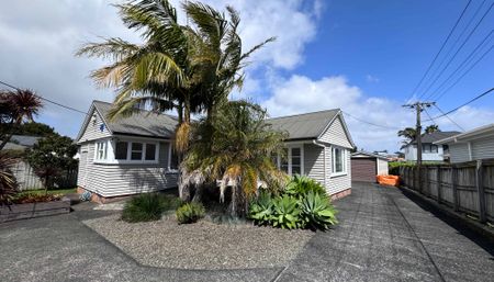 Great Family Home in Central Takapuna - Photo 2