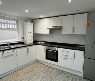2 bedroom Flat To Let - Photo 6