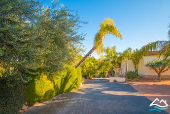 MORAIRA villa for rent with 4 bedroom garden and private pool