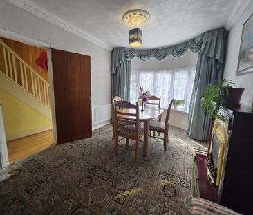 3 bedroom semi-detached house to rent - Photo 3