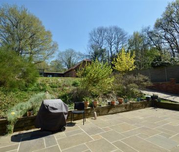 5 bedroom detached house to rent - Photo 1