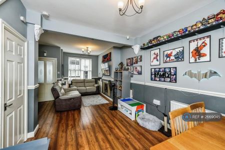 2 bedroom terraced house to rent - Photo 3