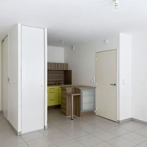 Lyon 3ème : Idéalement situé beau T2 avec cuisine équipée - Photo 2