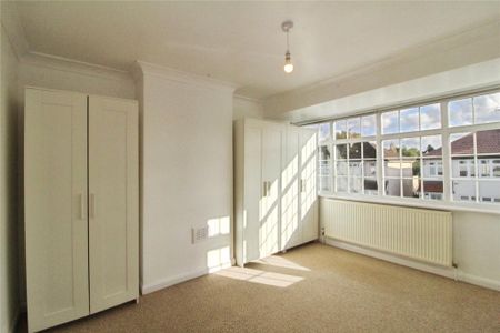 3 bedroom end of terrace house to rent - Photo 3