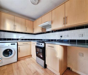 2 bedroom maisonette to rent - Photo 4