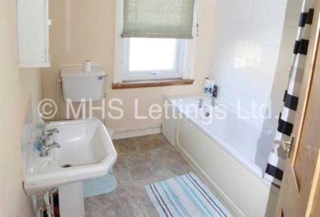 13 St. Anns Mount, Leeds, LS4 2PH - Photo 2