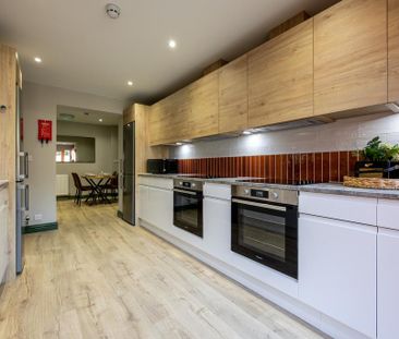 1 bedroom in a house share to rent - Photo 5