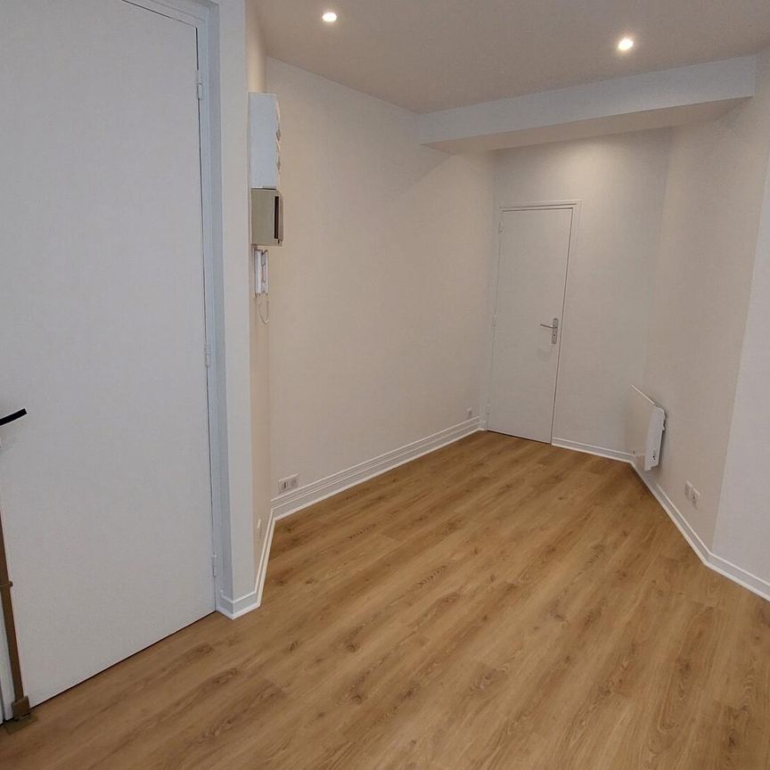 location Appartement T1 DE 17.15m² À PARIS - Photo 1