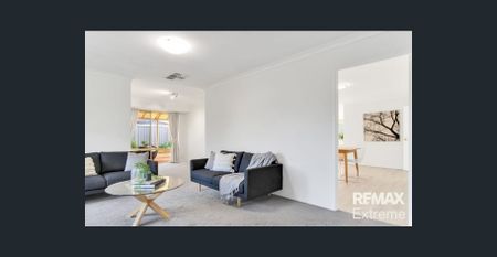 Spacious 4x2 Family Home with Multiple Living Areas and Outdoor Entertaining - Photo 2