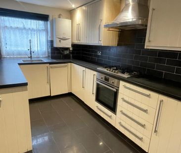 3 bedroom terraced house to rent - Photo 4