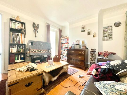 2 bedroom House in Garnet Street, Reading - Photo 1