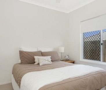 8 Nina Crescent, North Lakes QLD 4509 - House For Rent - $640 | Domain - Photo 2