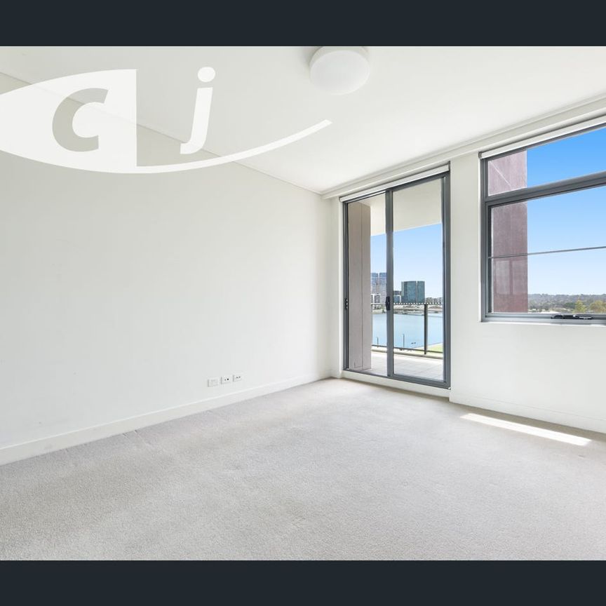 WATER FRONT 2 BEDROOM APARTMENT WITH GREAT WATER VIEWS - Photo 1