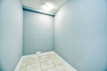 For Lease - 846 Ossignton Avenue Unit# Basement, Toronto, Ontario - Photo 4