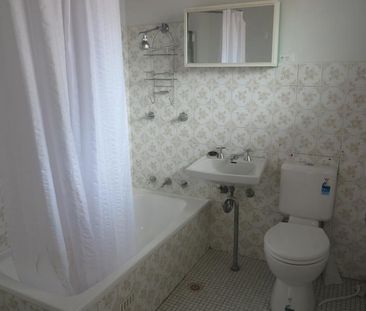 Top Floor Living - Photo 2