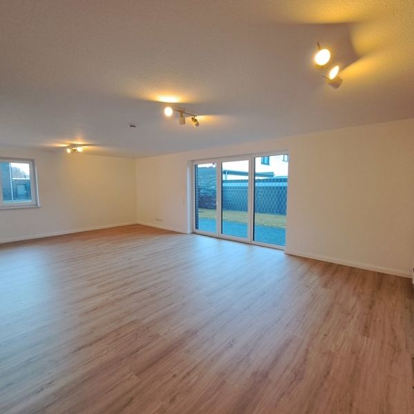 Energieeffiziente Erdgeschosswohnung mit Garten und Einbauküche - Photo 1