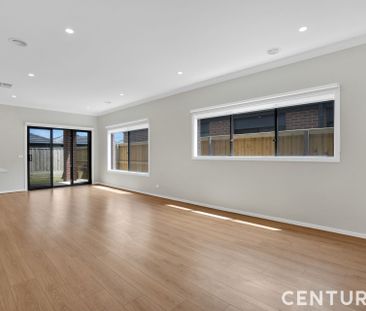 Beautifully Presented Home Close to All Amenities - Photo 6