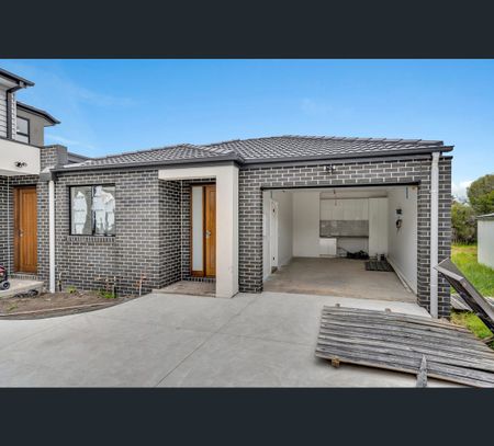 8/2 Hosken Street, Springvale South, Vic 3172 - Photo 3