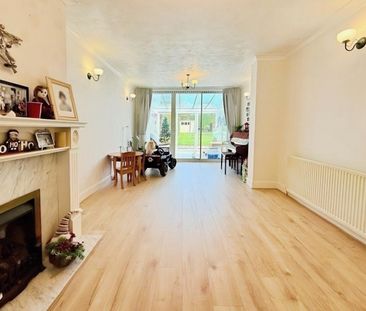 4 bedroom House To Let - Photo 2