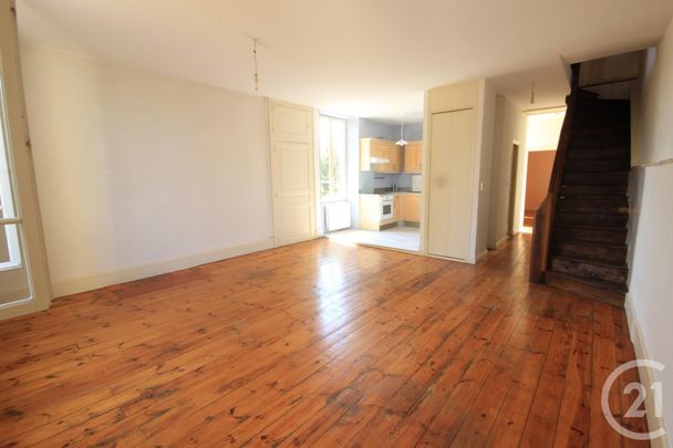 Location Appartement 4 pièces 94m² PUY GUILLAUME 63290 - Photo 1