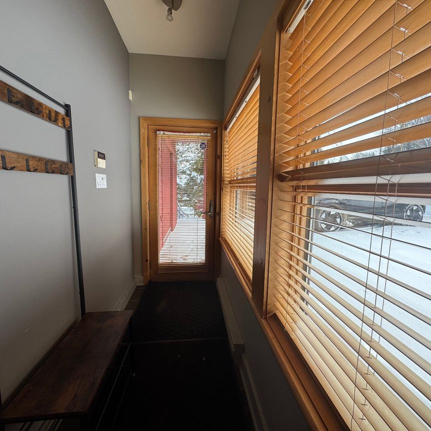 Maison à étages à Sainte-Marguerite-du-Lac-Masson - Photo 1