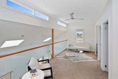 Pakington Precinct - Four Bedroom, Double Garage! - Photo 3
