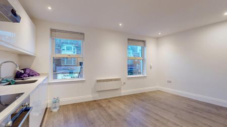 Studio to rent - Photo 2