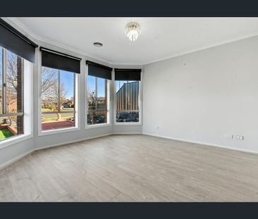 Stunning 4-Bed, 2-Bath Family Home on a Massive 595 sqm Block - Photo 2