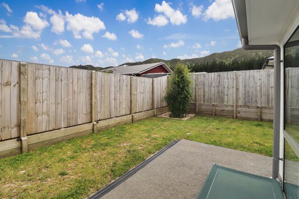 Modern Three-bedroom Home - Photo 1