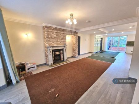 3 bedroom semi-detached house to rent - Photo 2