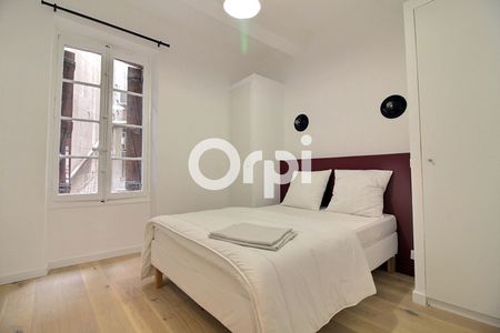 Appartement 3 pièces 43m2 MARSEILLE 7EME 1 045 euros - Photo 2