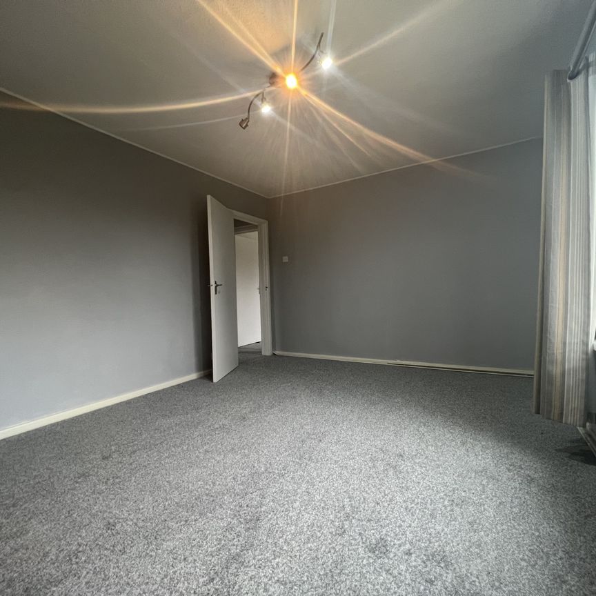 Heol Llanishen Fach, Cardiff - Photo 1